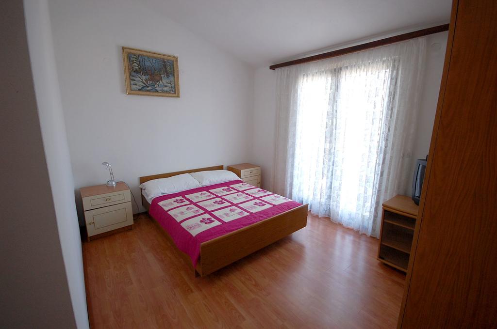 Apartments Dida By El-Pi Tours Njivice Room photo