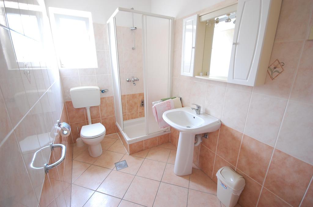 Apartments Dida By El-Pi Tours Njivice Room photo