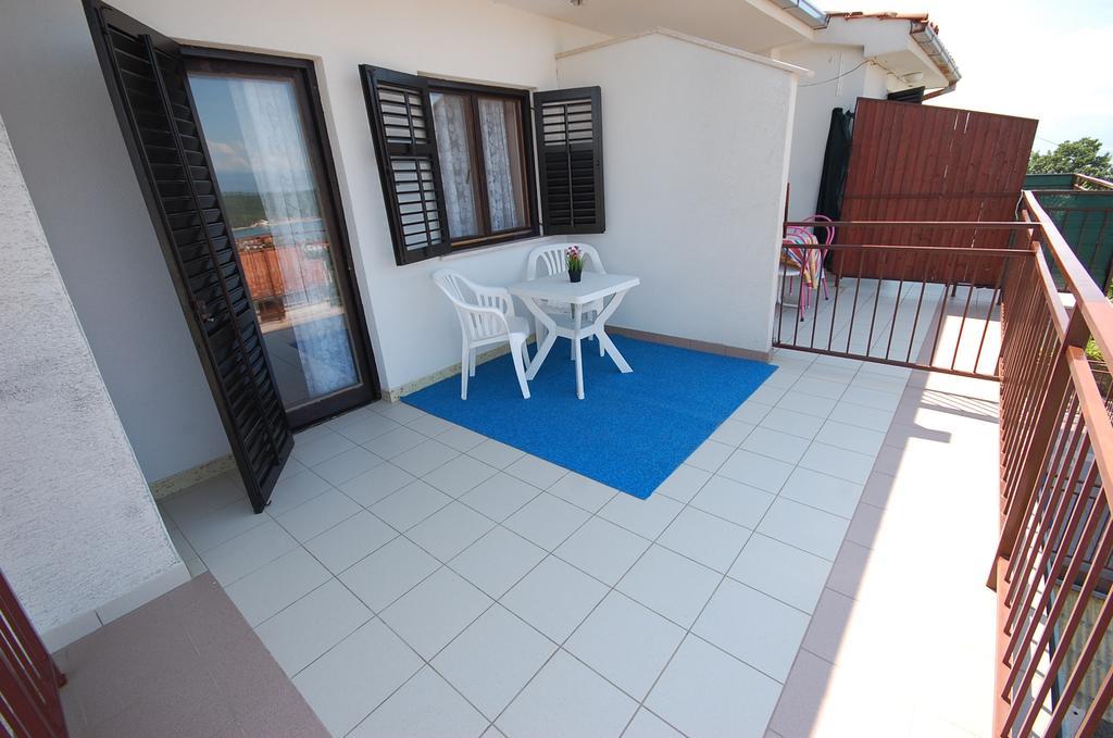 Apartments Dida By El-Pi Tours Njivice Room photo